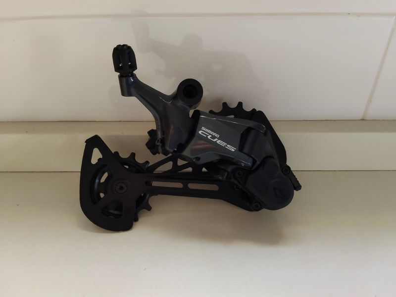 Shimano CAMBIO CUES RD-U8000-GS 2025 Drivetrain & Pedals usato