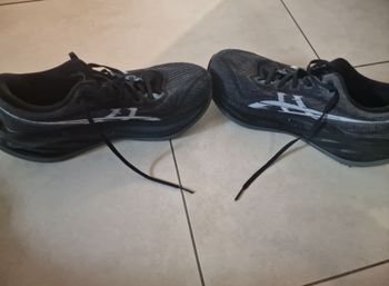 Used Asics Superblast 2 Black 2025 bike — image 4 of 6