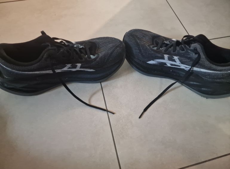 Used Asics Superblast 2 Black 2025 bike — image 4 of 6
