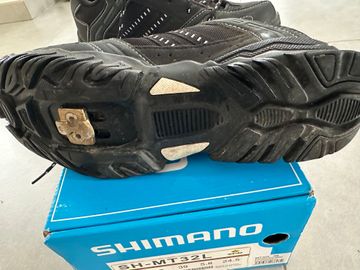 Used Shimano SPD MT 32 Taille 39 bike — image 3 of 5