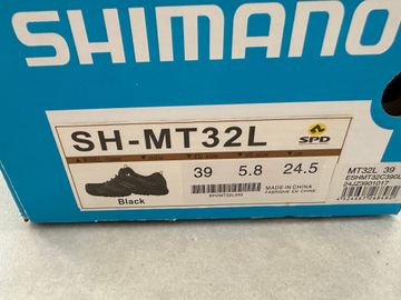 Used Shimano SPD MT 32 Taille 39 bike — image 2 of 5