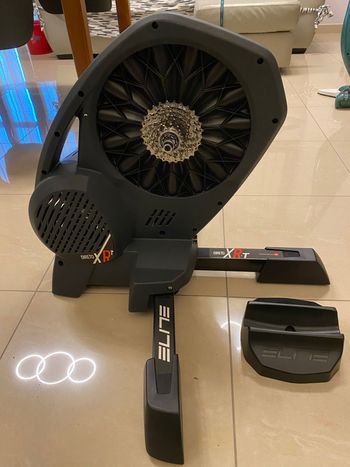 Elite, Direto XR-T