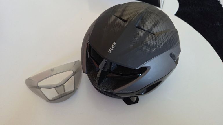 Used Limar Air Atlas Helmet 2022 bike — image 2 of 7