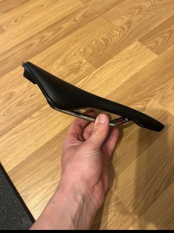 Prologo, Nago R4 Saddle