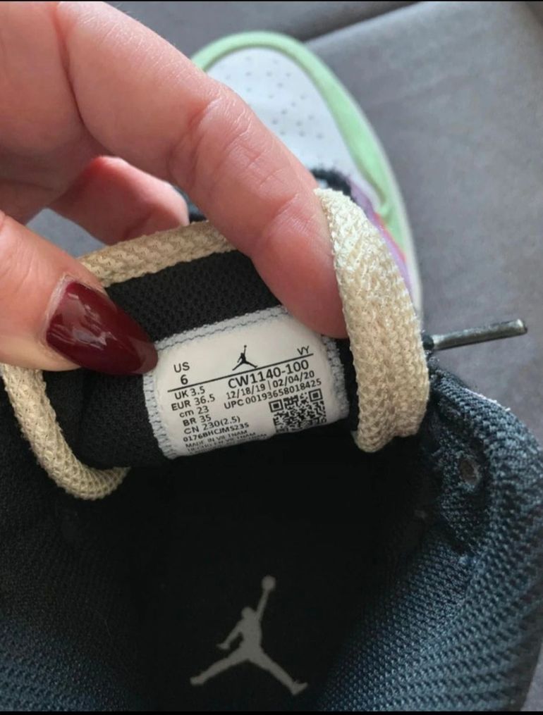 Used Jordan 1 Mid SE bike — image 2 of 3