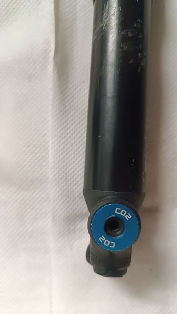 Used giyo Telescópica CO2 Pump bike — image 3 of 4
