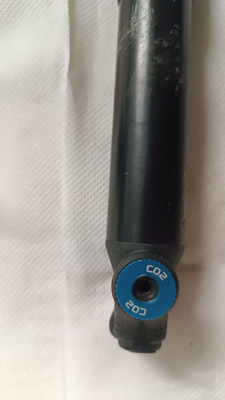 Used giyo Telescópica CO2 Pump bike — image 3 of 4