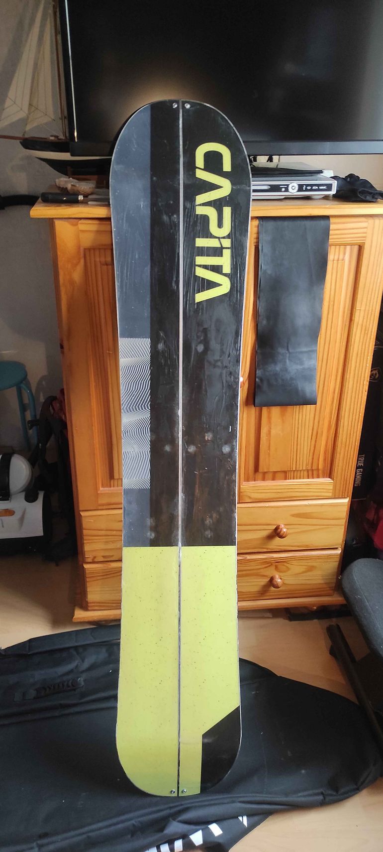 Used Capita Neo Slasher 154cm Splitboard with Plum Dari Bindings and Union Skins 2022 bike — image 3 of 7