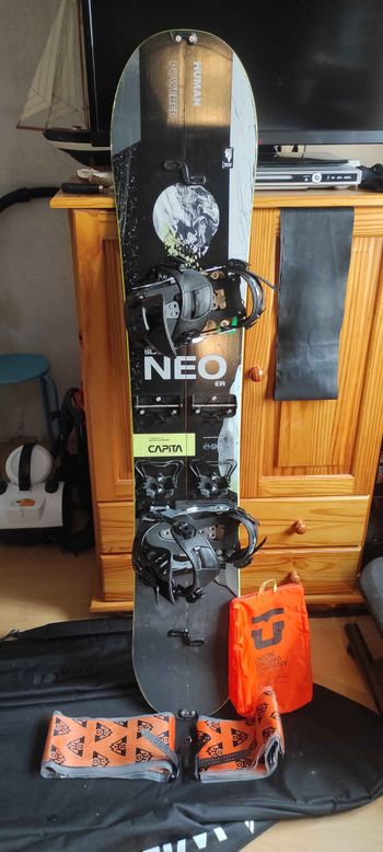 Used Capita Neo Slasher 154cm Splitboard with Plum Dari Bindings and Union Skins 2022 bike — image 1 of 7