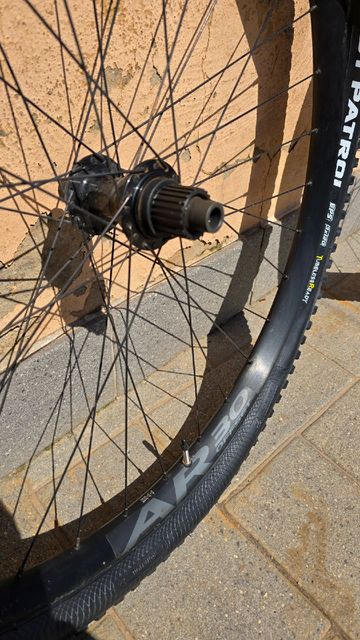 Used Race Face AR 30 Offset 2026 bike — image 3 of 8