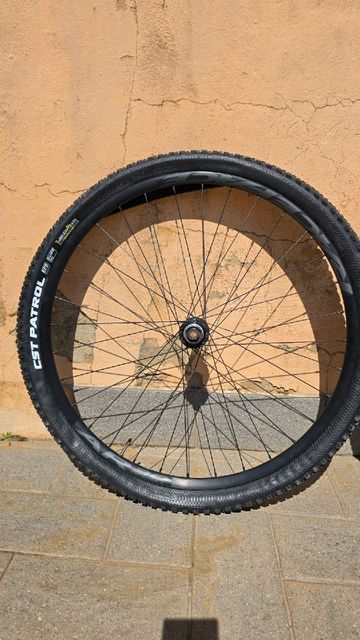 Used Race Face AR 30 Offset 2026 bike — image 4 of 8