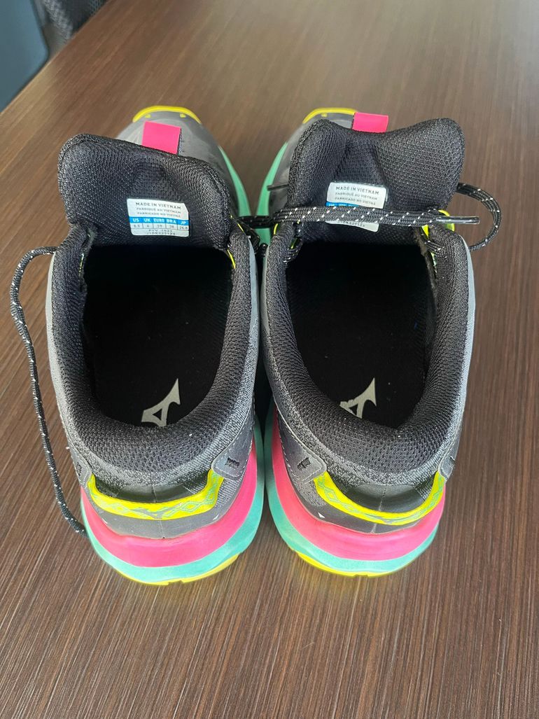 Used Mizuno Wave Daichi 7 Trail Running Shoes bike — image 3 of 10
