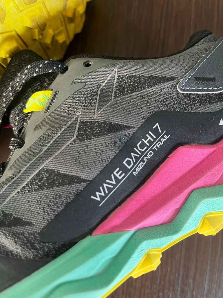 Used Mizuno Wave Daichi 7 Trail Running Shoes bike — image 5 of 10