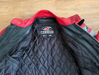 Used Alpinestars x BMW Motorrad Lederjacke Gr. 50 Rot/Schwarz/Silber bike — image 12 of 13