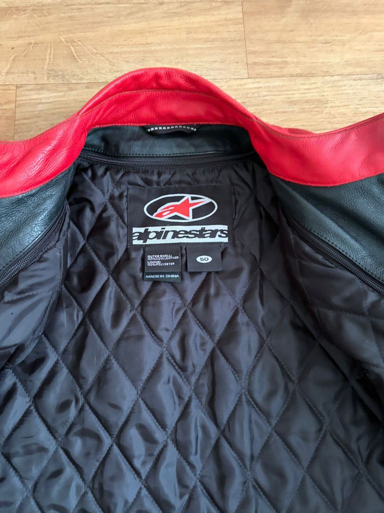 Used Alpinestars x BMW Motorrad Lederjacke Gr. 50 Rot/Schwarz/Silber bike — image 3 of 13