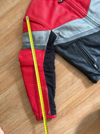 Used Alpinestars x BMW Motorrad Lederjacke Gr. 50 Rot/Schwarz/Silber bike — image 7 of 13