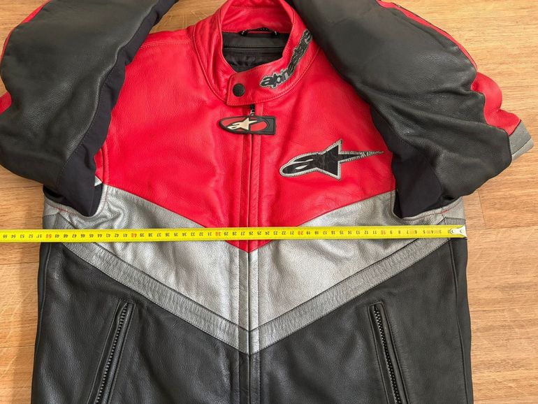 Used Alpinestars x BMW Motorrad Lederjacke Gr. 50 Rot/Schwarz/Silber bike — image 9 of 13