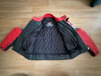 Used Alpinestars x BMW Motorrad Lederjacke Gr. 50 Rot/Schwarz/Silber bike — image 11 of 13