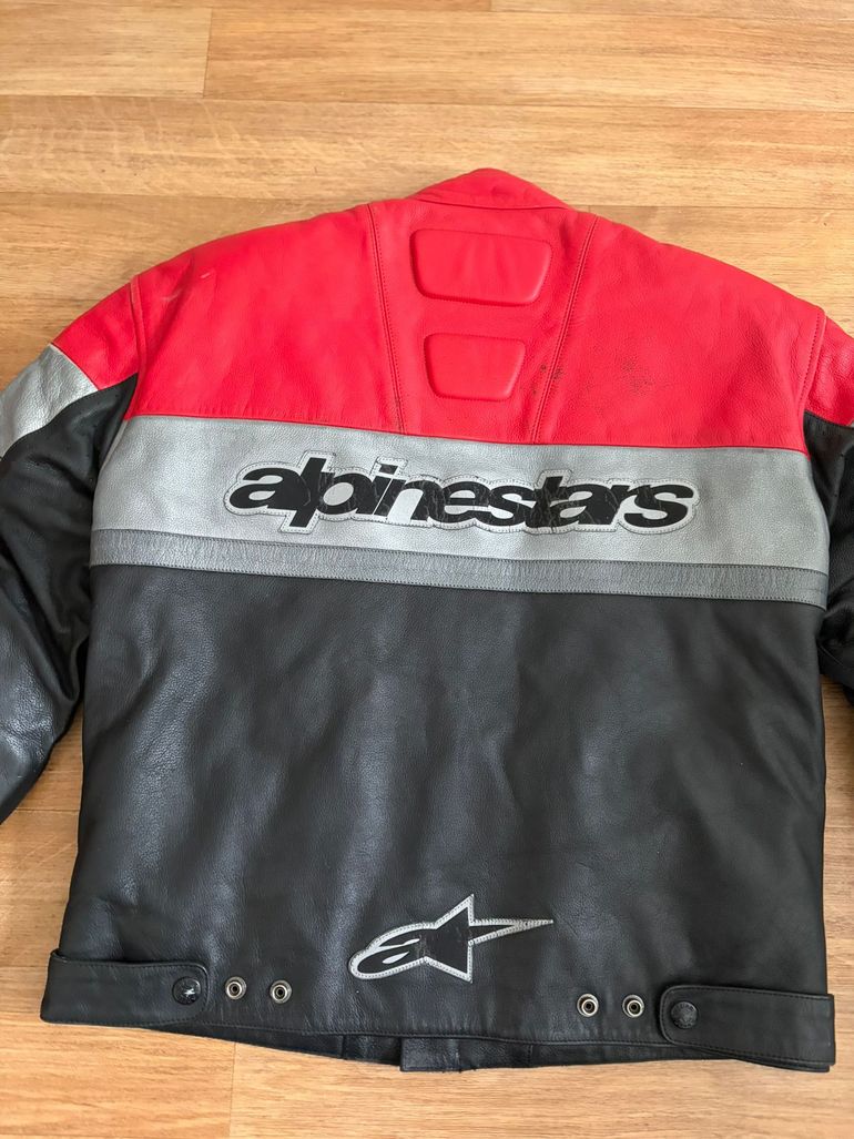 Used Alpinestars x BMW Motorrad Lederjacke Gr. 50 Rot/Schwarz/Silber bike — image 13 of 13