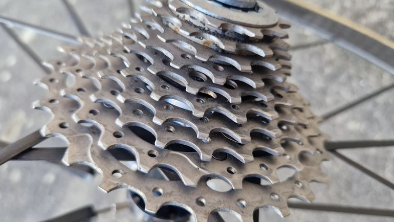 Used Shimano Ultegra CS-6700 11-28 10 vitesses bike — image 5 of 13