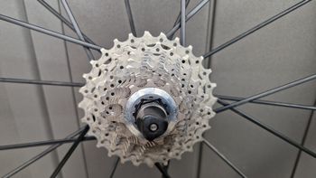 Used Shimano Ultegra CS-6700 11-28 10 vitesses bike — image 9 of 13