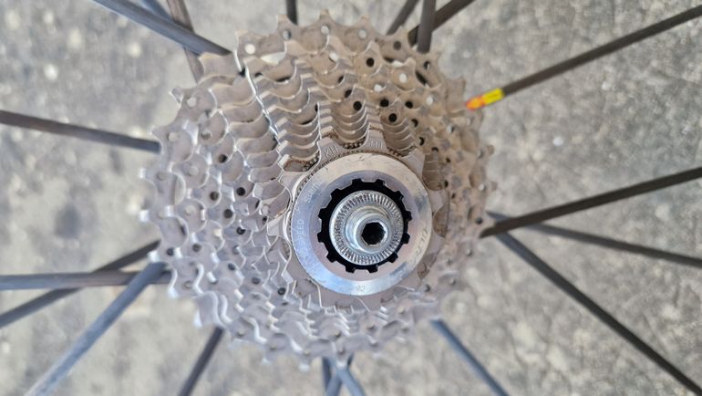 Used Shimano Ultegra CS-6700 11-28 10 vitesses bike — image 2 of 13