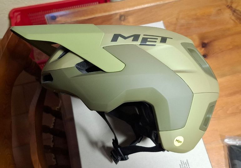 Used MET Revo MIPS Helmet 2024 bike — image 2 of 6