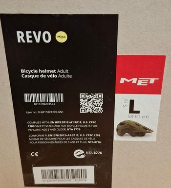 Used MET Revo MIPS Helmet 2024 bike — image 5 of 6
