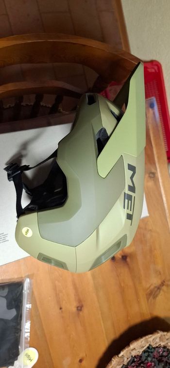 Used MET Revo MIPS Helmet 2024 bike — image 3 of 6
