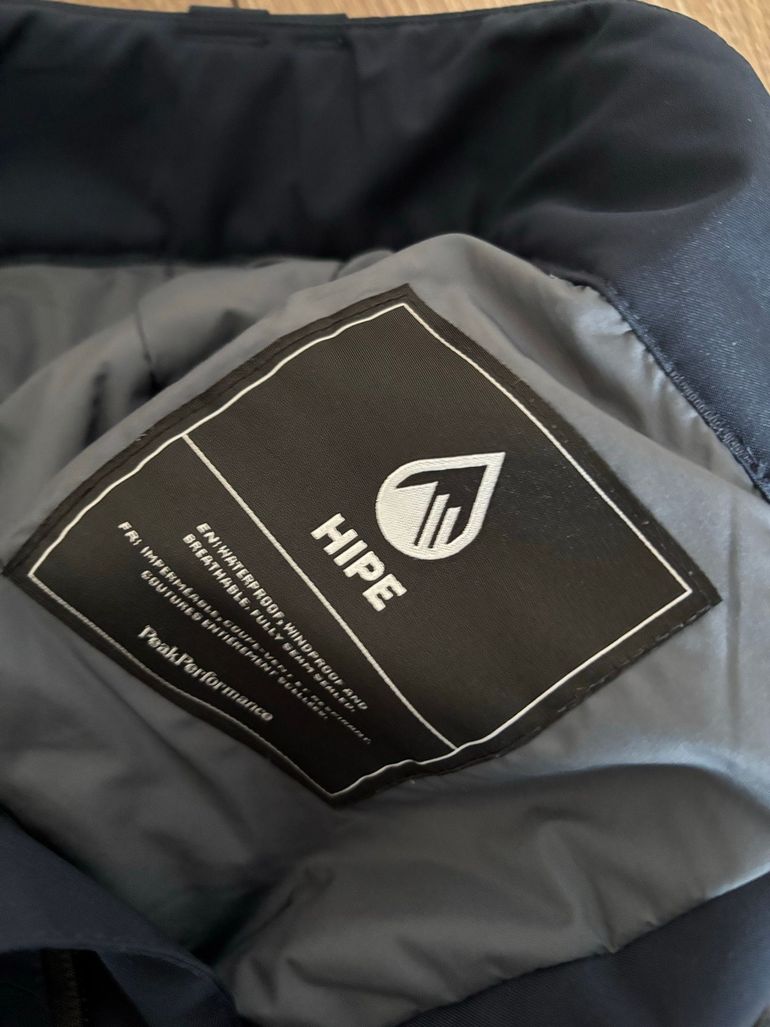Used Peak Performance Ski Jacket and Ski Pants 2026 bike — image 6 of 7