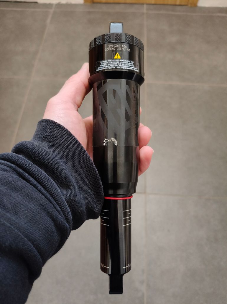 Brugt RockShox SuperDeluxe Select+ Remote 2023 bike — billede 6 af 8