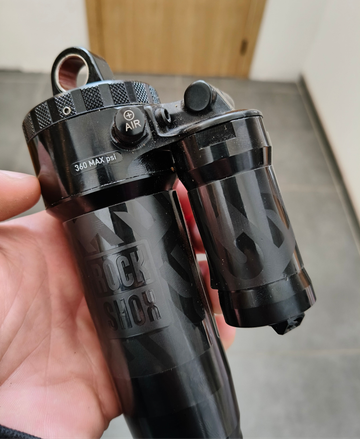 Käytetty RockShox SuperDeluxe Select+ Remote 2023 Rear Suspension