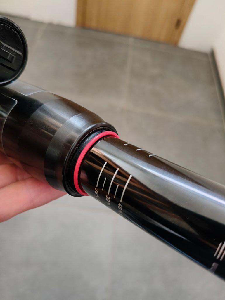Brugt RockShox SuperDeluxe Select+ Remote 2023 bike — billede 5 af 8