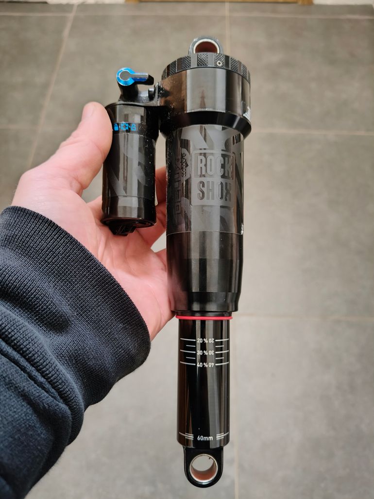 Brugt RockShox SuperDeluxe Select+ Remote 2023 bike — billede 7 af 8