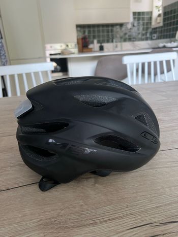 Used MET Corso Helmet 2025 bike — image 4 of 4