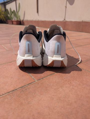 Tweedehands Nike Pegasus Plus 2025 bike — afbeelding 3 van 6