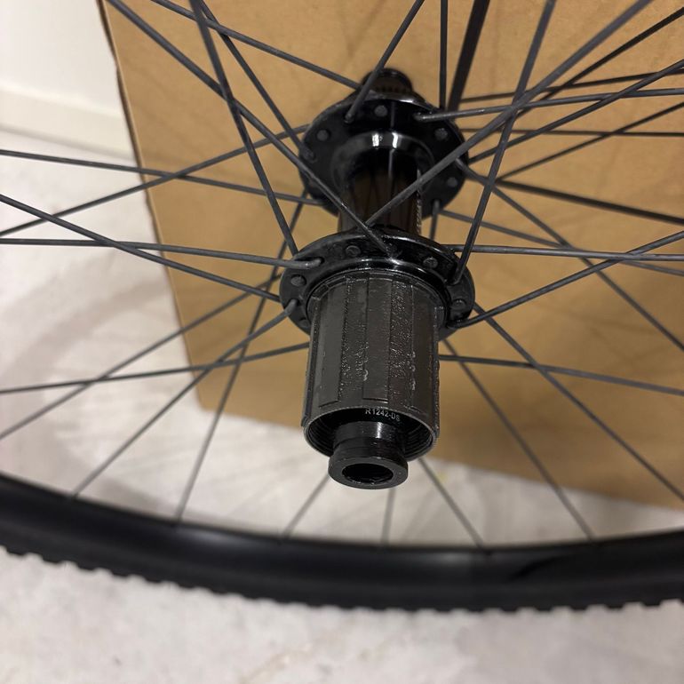 Used Hunt Wheels 4 Season All-Road Disc Wheel 2025 bike — image 4 of 5