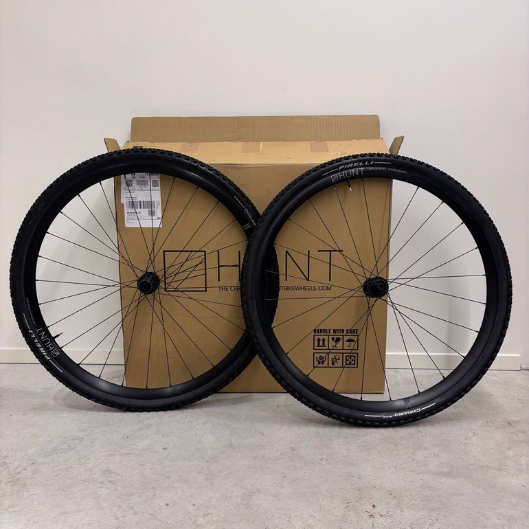 Used Hunt Wheels 4 Season All-Road Disc Wheel 2025 bike — image 1 of 5