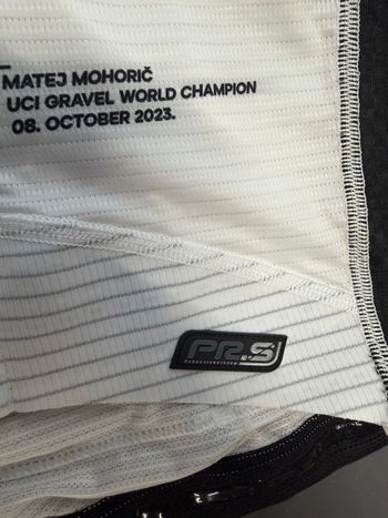 Used matej mohoric autografata bike — image 10 of 14