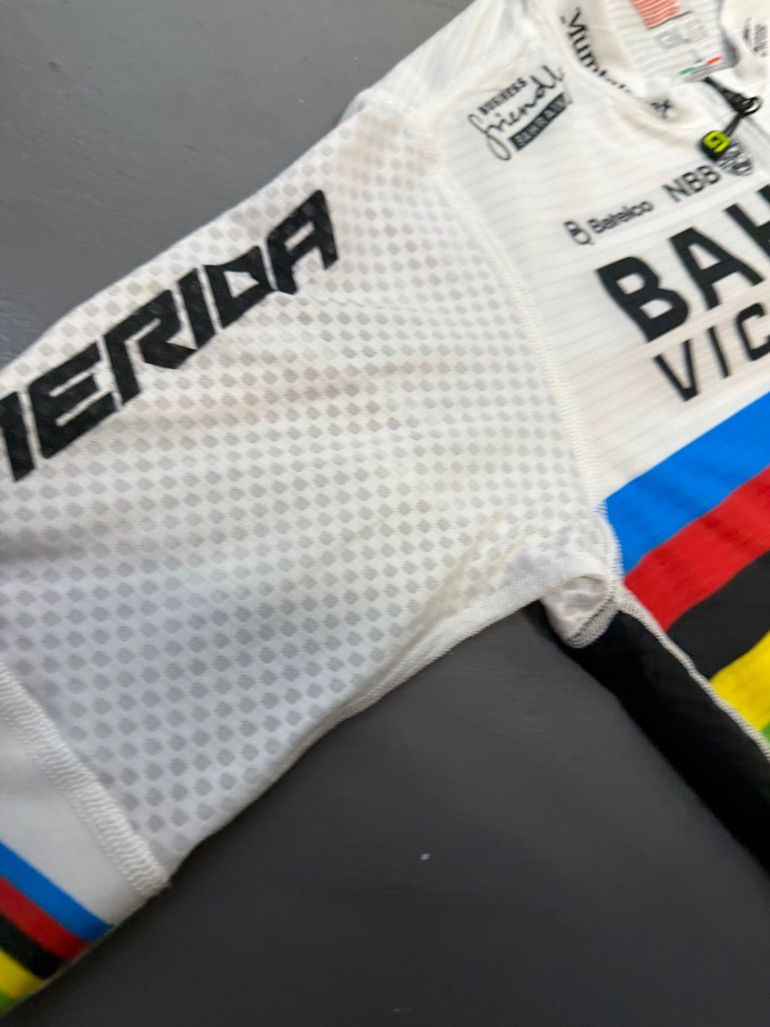 Used matej mohoric autografata bike — image 7 of 14