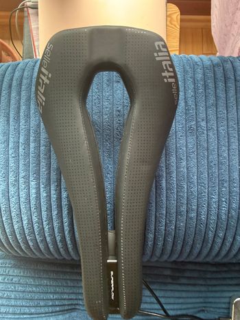 Selle Italia, triatlonové i silniční sedlo