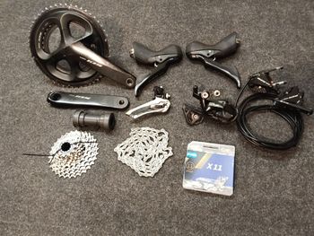Shimano, 105 R7000 Groupset 2x11 speed Hydraulic Disc Brake