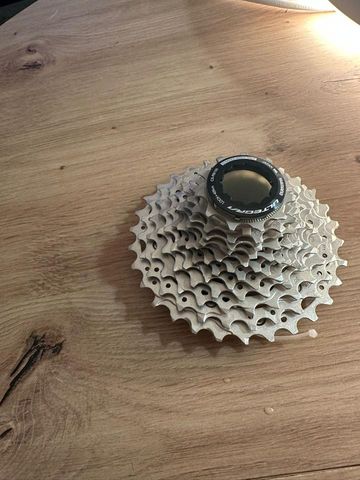 Used Shimano Ultegra CS-R8100 Drivetrain & Pedals
