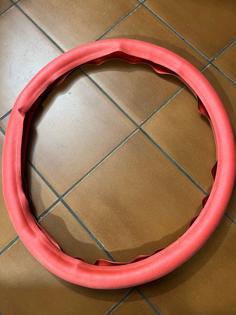 Used Tannus Air inflate 2023 bike — image 2 of 4
