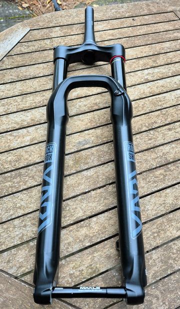 Brugt RockShox YARI RC bike — billede 2 af 12
