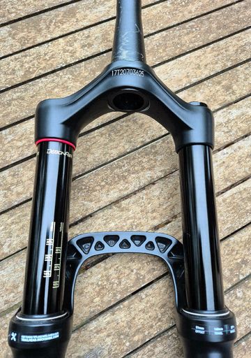 Brugt RockShox YARI RC bike — billede 7 af 12