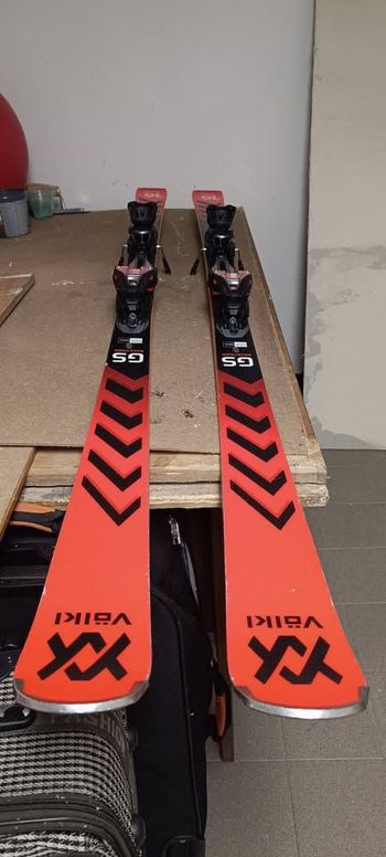 Volkl, Racetiger GS Skis 173 cm