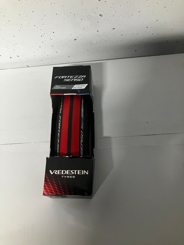 Used VREDESTEIN Fortezza senso bike — image 1 of 2