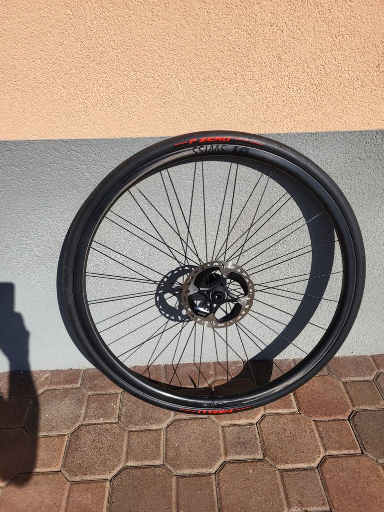 Used Dt Swiss PRC 1100 Dicut Mon Chasseral Wheelset bike — image 1 of 5