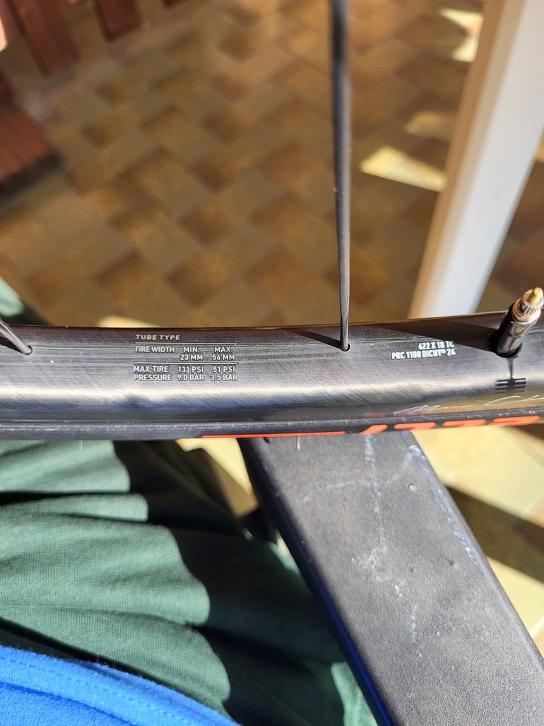 Used Dt Swiss PRC 1100 Dicut Mon Chasseral Wheelset bike — image 2 of 5